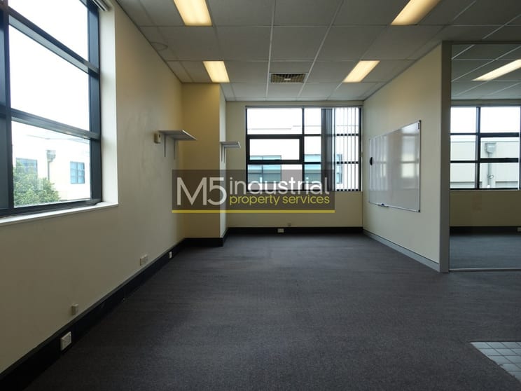 9/105A Vanessa Street Kingsgrove NSW 2208 - Image 3