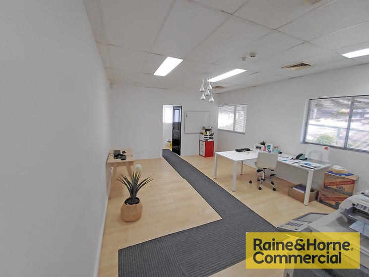 Click to view all images 1/15 Grange Road Grange QLD 4051 - Image 2