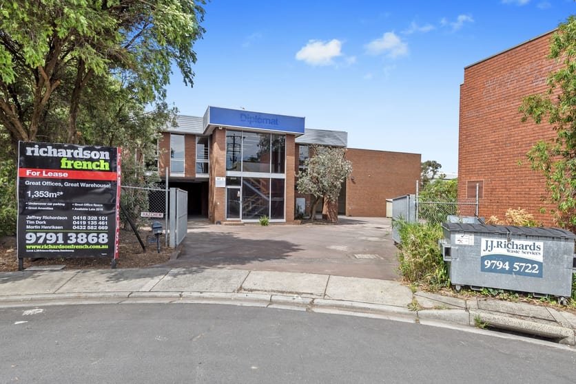 Click to view all images 5 University Place Clayton VIC 3168 - Image 1