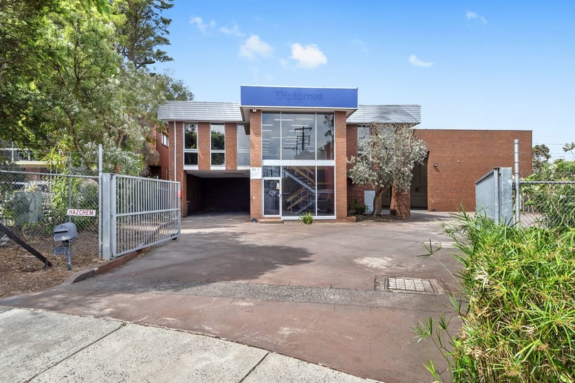 Click to view all images 5 University Place Clayton VIC 3168 - Image 2