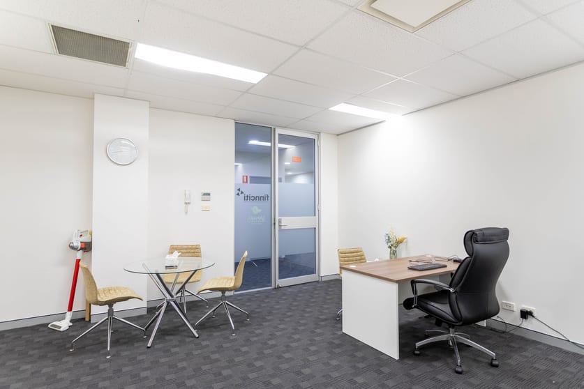 Click to view all images 5.09/5 Celebration Drive Bella Vista NSW 2153 - Image 3