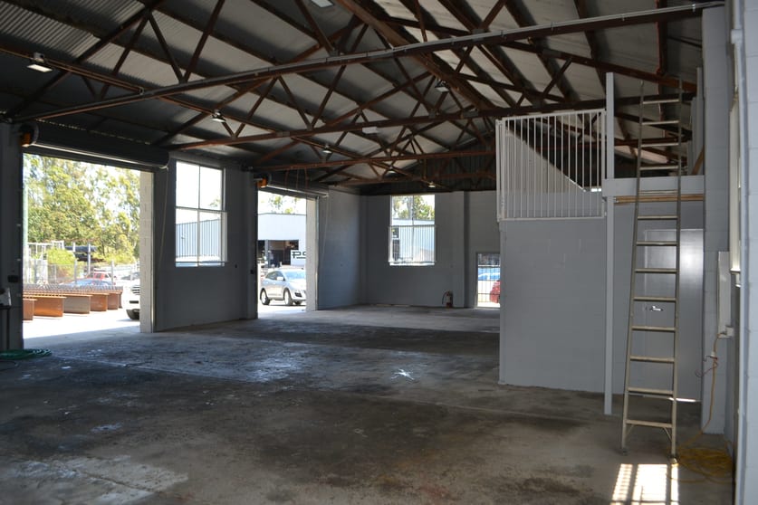 Click to view all images 4 Cahill Ct Burleigh Heads QLD 4220 - Image 3