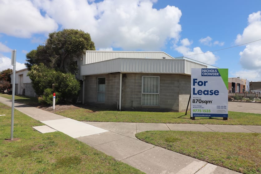 Click to view all images 1 Curie Court Seaford VIC 3198 - Image 3
