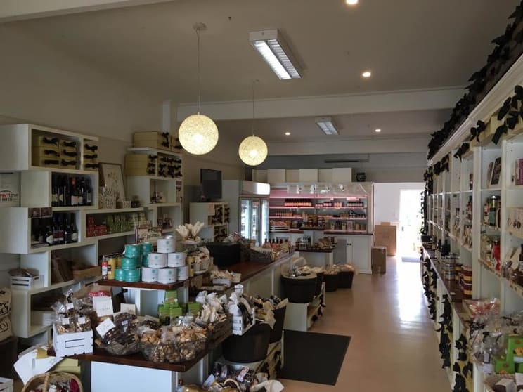 Click to view all images 17a Anderson Street Templestowe VIC 3106 - Image 2