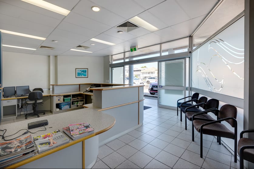 Click to view all images 93 Clara Street Wynnum QLD 4178 - Image 3