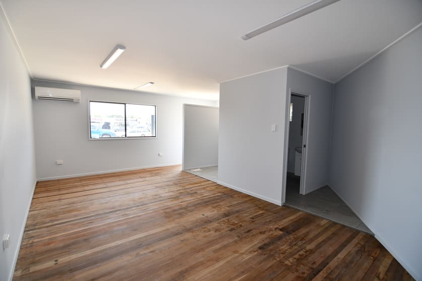 Click to view all images Suite 3, 37 Ross River Road Mysterton QLD 4812 - Image 2