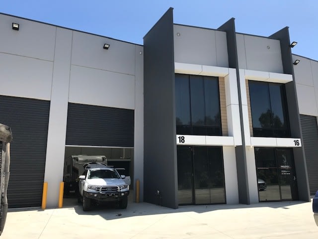 Click to view all images 18 Mediterranean Way Keysborough VIC 3173 - Image 1