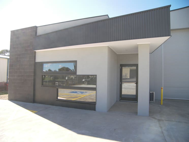 Click to view all images 3 Piper Road East Bendigo VIC 3550 - Image 3