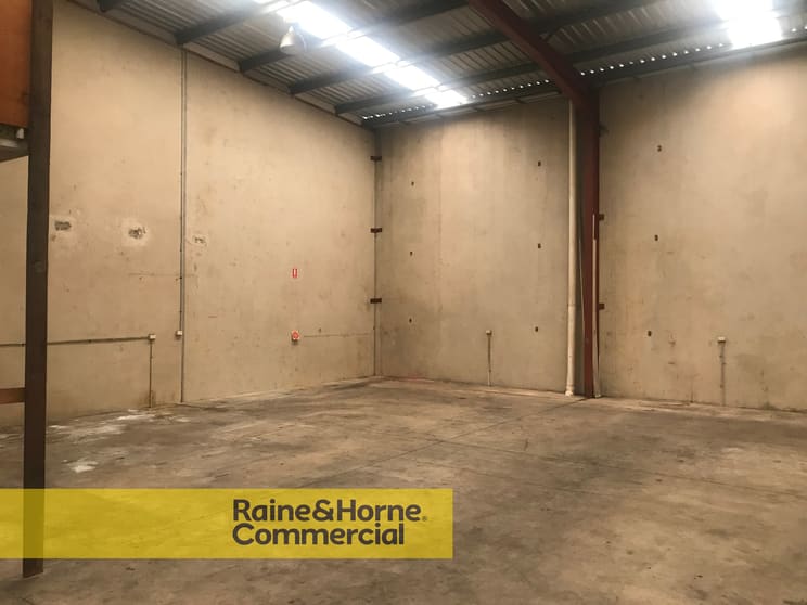 Click to view all images 332 Hoxton Park Road Prestons NSW 2170 - Image 2