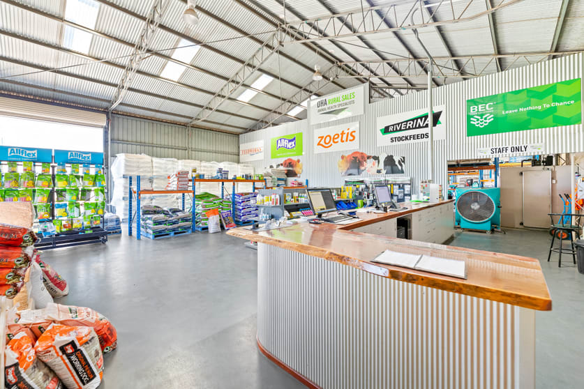 Click to view all images 318-320 Anzac Avenue Harristown QLD 4350 - Image 3