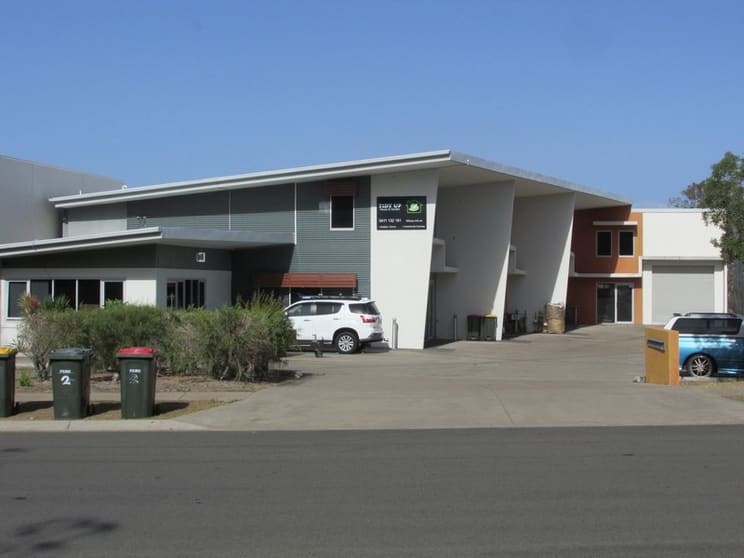 Click to view all images 2/26 Southern Cross Circuit Urangan QLD 4655 - Image 3