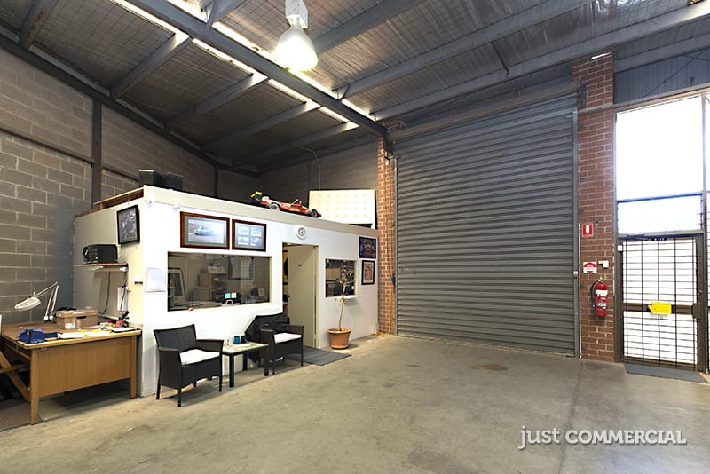 9 Carinish Road Oakleigh South VIC 3167 - Image 3