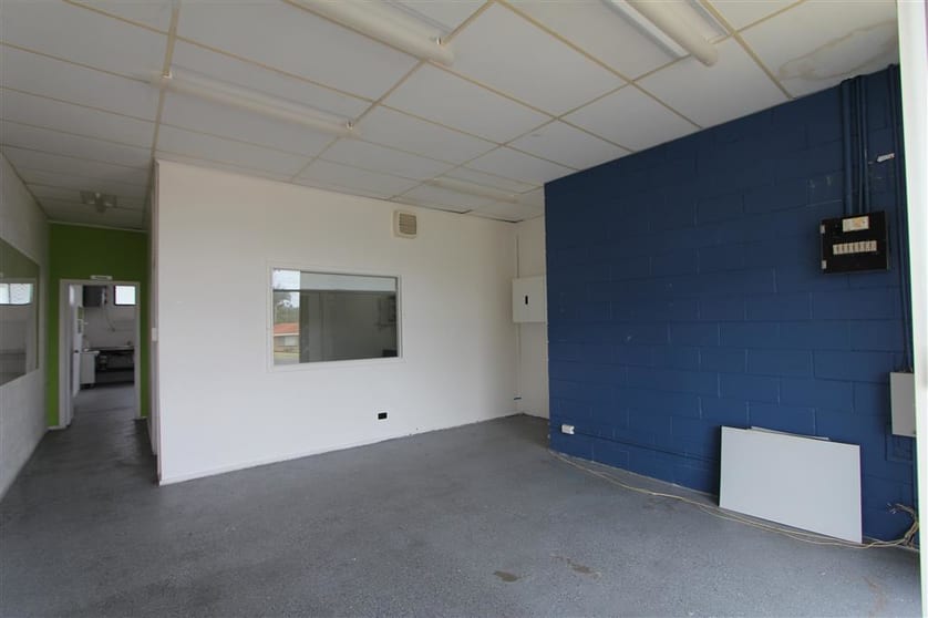 Click to view all images Shop 5/59 Kingswood Road Engadine NSW 2233 - Image 3