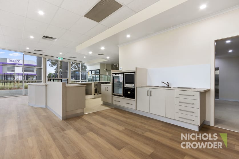 Click to view all images 1 Cedebe Place Carrum Downs VIC 3201 - Image 2