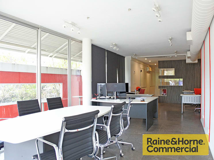 1/55 Douglas Street Milton QLD 4064 - Image 2