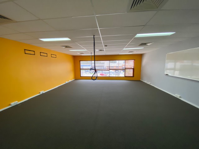 Click to view all images 30/3 Kelso Crescent Moorebank NSW 2170 - Image 3