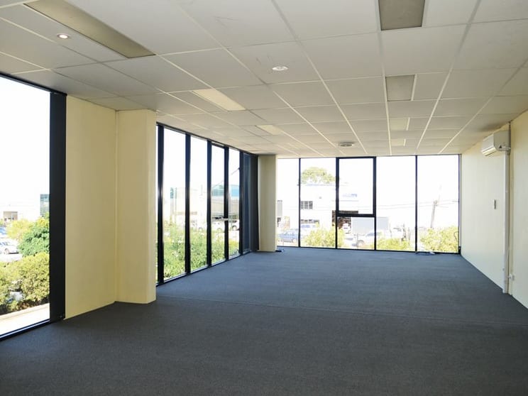 Click to view all images 2/3 Merri Concourse Campbellfield VIC 3061 - Image 3