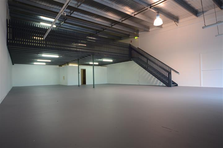 Click to view all images 5/386-390 Pacific Highway Belmont NSW 2280 - Image 2