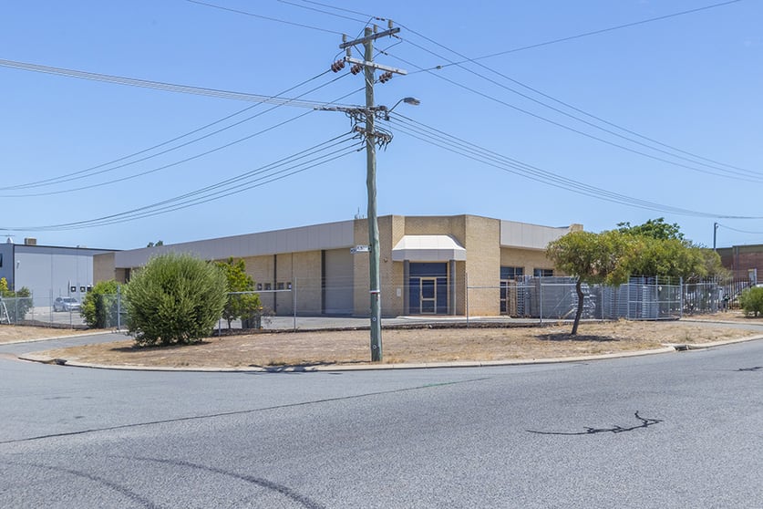 Click to view all images 15 Hunt Street Malaga WA 6090 - Image 1