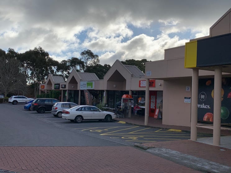Click to view all images 142 Hub Drive Aberfoyle Park SA 5159 - Image 3