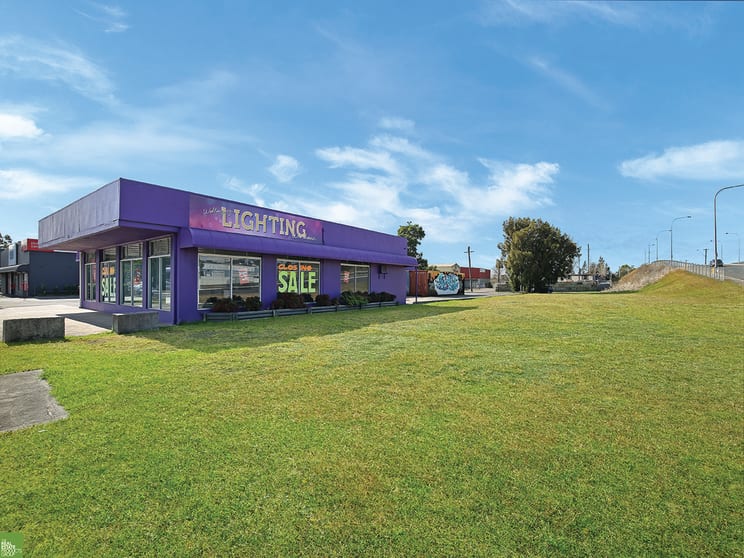Click to view all images 39 & 39A Princes Highway Unanderra NSW 2526 - Image 2