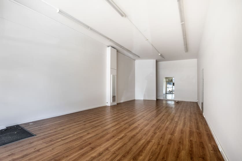 Click to view all images Shop 4/13-15 Thompson Street Frankston VIC 3199 - Image 3