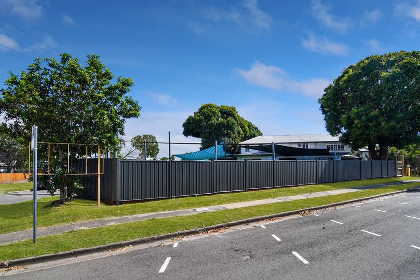 Click to view all images 69 Queens Road Hermit Park QLD 4812 - Image 2