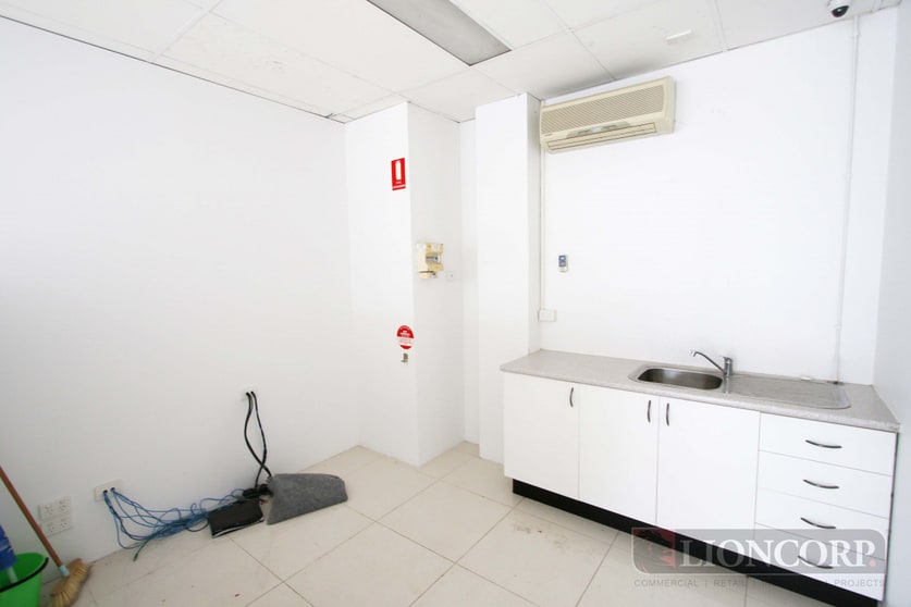 Click to view all images Mount Gravatt QLD 4122 - Image 3