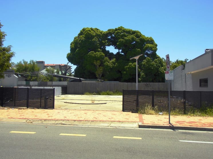 Click to view all images 2 McIlwraith Street South Townsville QLD 4810 - Image 3
