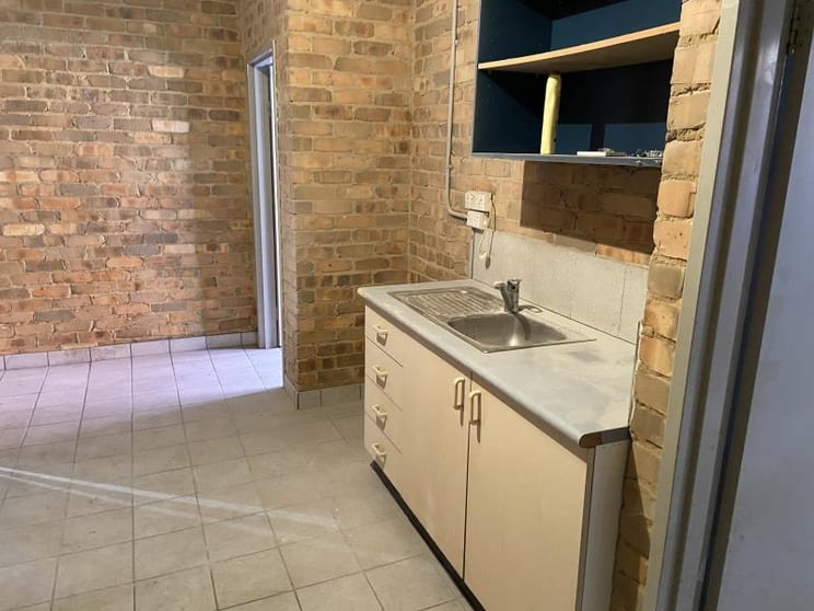 Unit 3 office/6-8 Whyalla Place Prestons NSW 2170 - Image 3