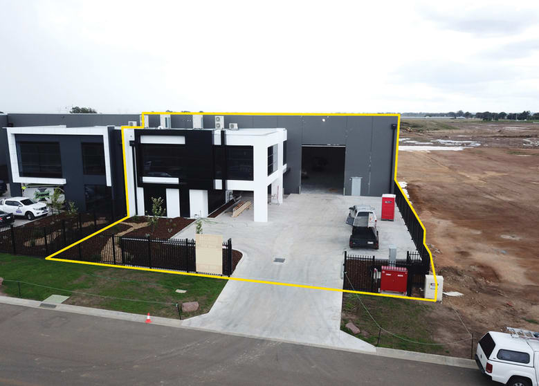 2/6 Mega Rise Pakenham VIC 3810 - Image 2
