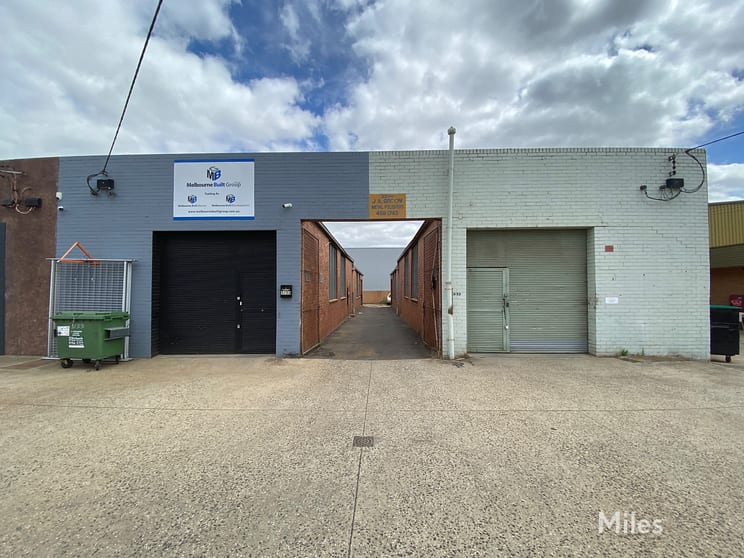 Click to view all images 2/33 Mologa Road Heidelberg West VIC 3081 - Image 1