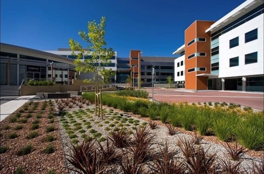 Click to view all images Deakin ACT 2600 - Image 2
