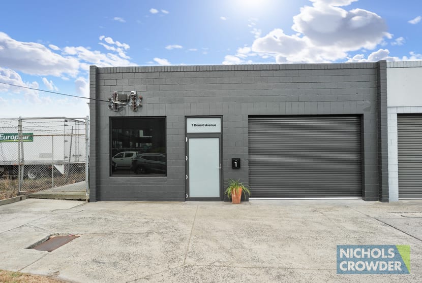 Click to view all images 1 Donald Avenue Frankston VIC 3199 - Image 1