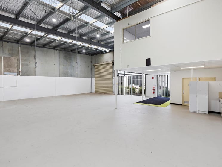 Click to view all images 8/50-54 Howleys Road Notting Hill VIC 3168 - Image 2