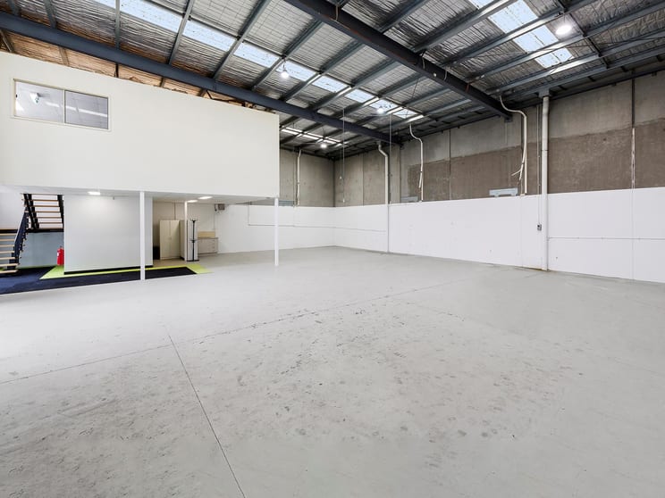 Click to view all images 8/50-54 Howleys Road Notting Hill VIC 3168 - Image 3