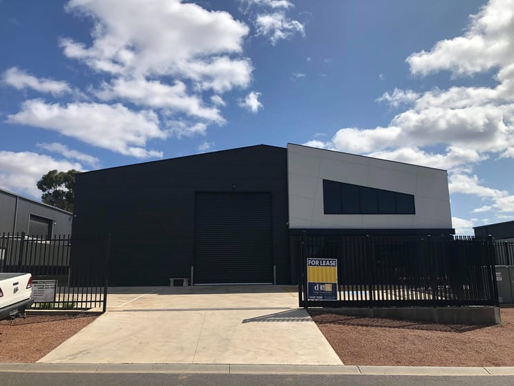 Click to view all images 3B Roanoak Court East Bendigo VIC 3550 - Image 1