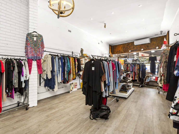 Click to view all images 33 Main Street Mornington VIC 3931 - Image 2