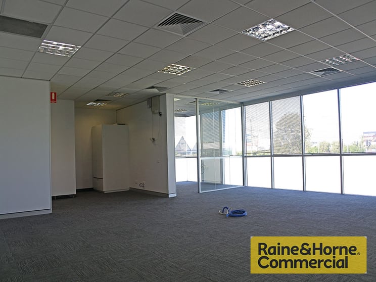 Click to view all images T2/276 Abbotsford Road Bowen Hills QLD 4006 - Image 3