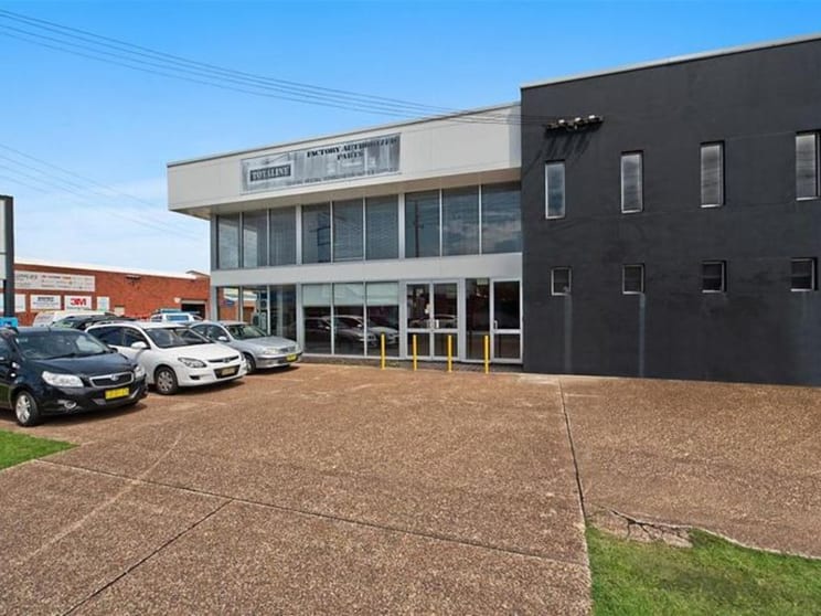 Click to view all images 66 Broadmeadow Road Broadmeadow NSW 2292 - Image 3