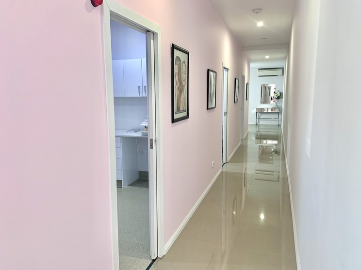 Click to view all images 1/2482 Gold Coast Highway Mermaid Beach QLD 4218 - Image 2