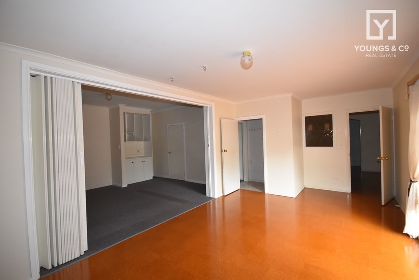 Click to view all images 12 Wyndham St Shepparton VIC 3630 - Image 3