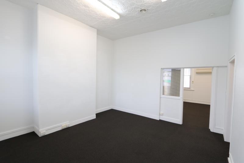Click to view all images 4/128 St John Street Launceston TAS 7250 - Image 3