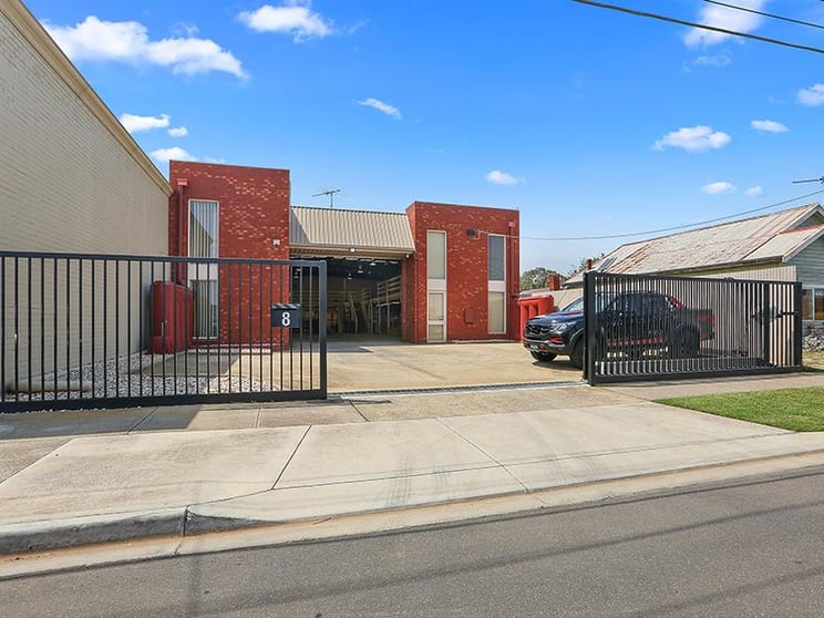 8 Roseneath Street North Geelong VIC 3215 - Image 1