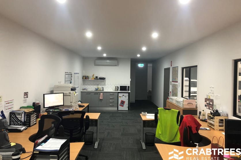 Click to view all images 6/39 Howleys Road Notting Hill VIC 3168 - Image 2