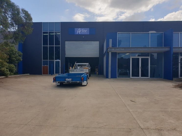 Click to view all images 30 Lucknow Crescent Thomastown VIC 3074 - Image 1