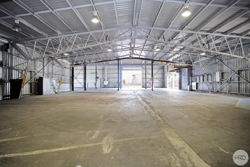 Click to view all images 38 Len Shield Street Paget QLD 4740 - Image 2