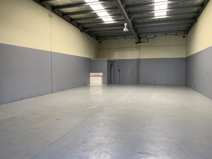 2/1 Distribution Ave Molendinar QLD 4214 - Image 2