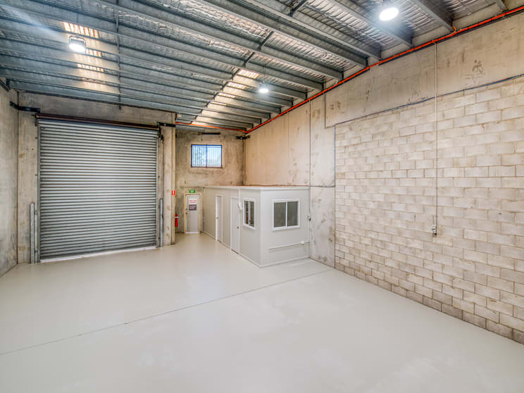 2/229 Junction Road Morningside QLD 4170 - Image 1