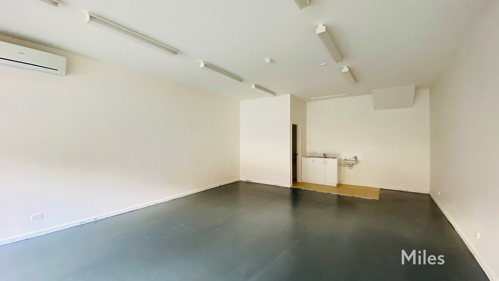 Click to view all images 61A Silverdale Road Eaglemont VIC 3084 - Image 2